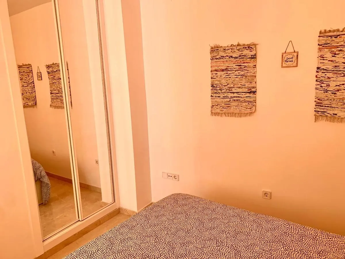 Moderno Apartamento Junto A La Playa Y El Centro Fuengirola 0*,