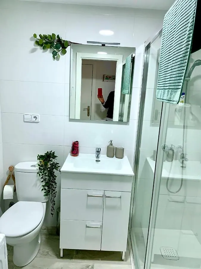 Moderno Apartamento Junto A La Playa Y El Centro Fuengirola 0*,